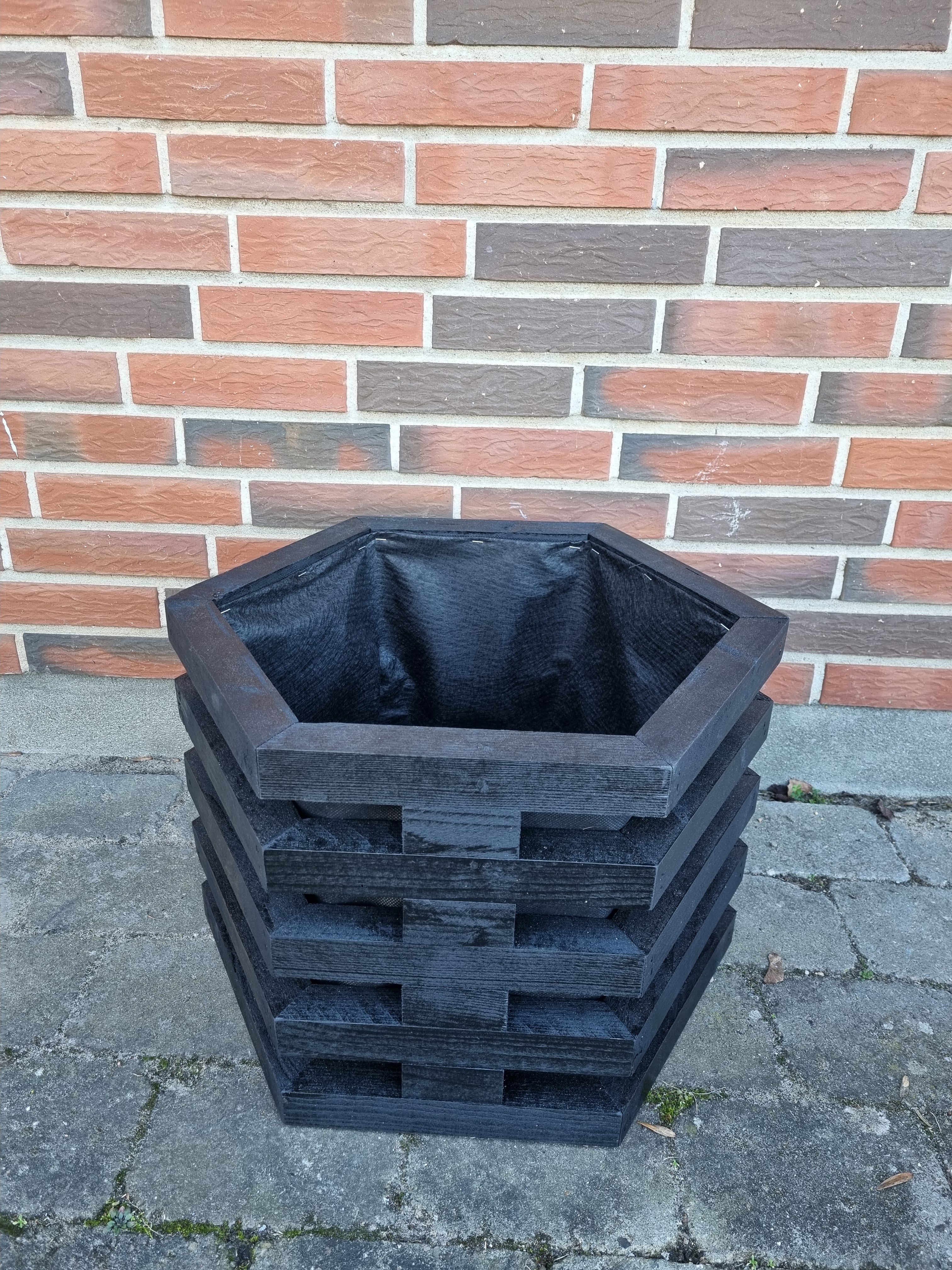 Snedkerlavet blomsterkumme i massivt træ - Fås i 3 farver - 45 x 45 x 36 cm