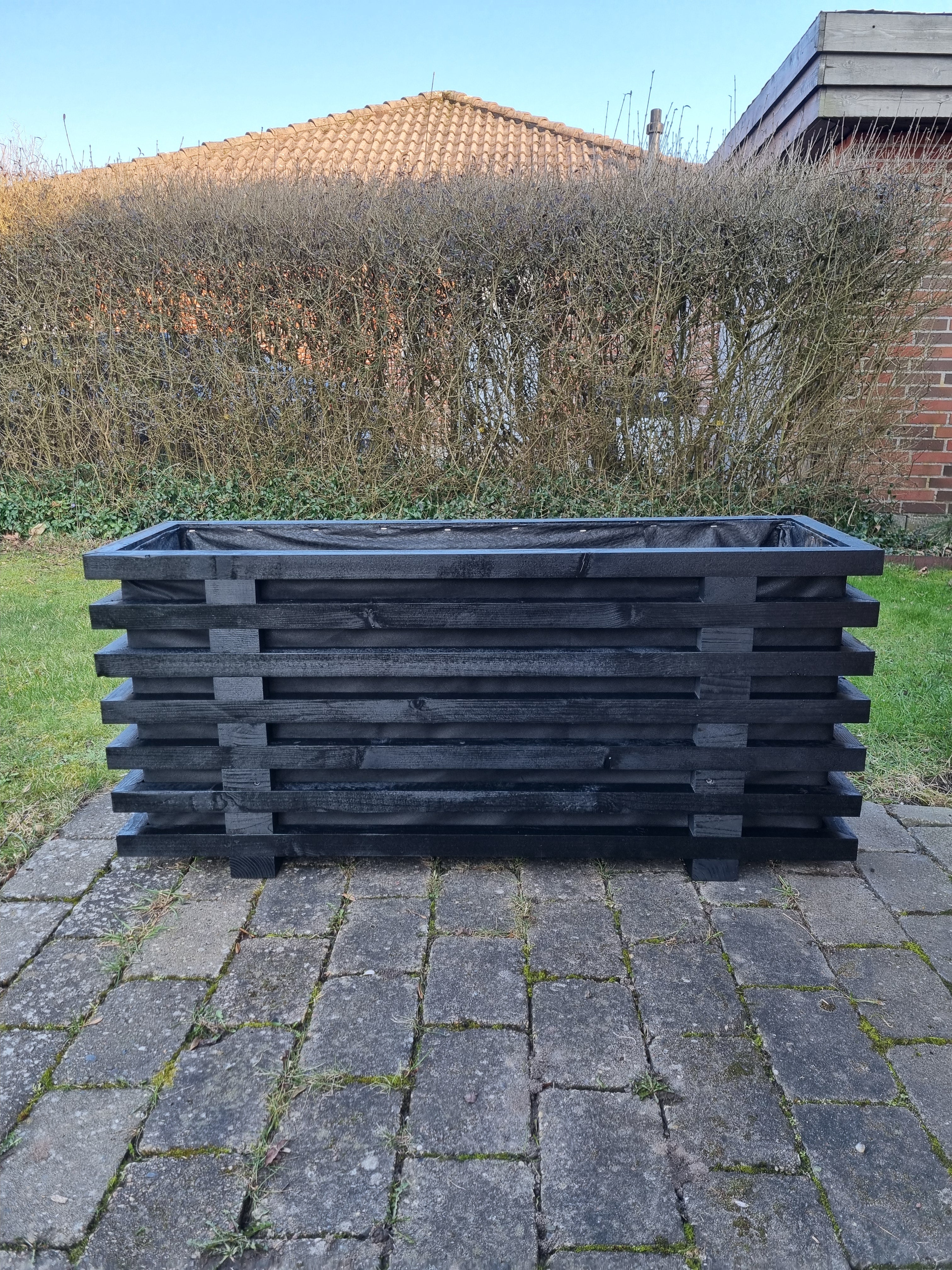 Snedkerlavet blomsterkasse i massivt træ - Fås i 3 farver - 120 x 37 x 49 cm