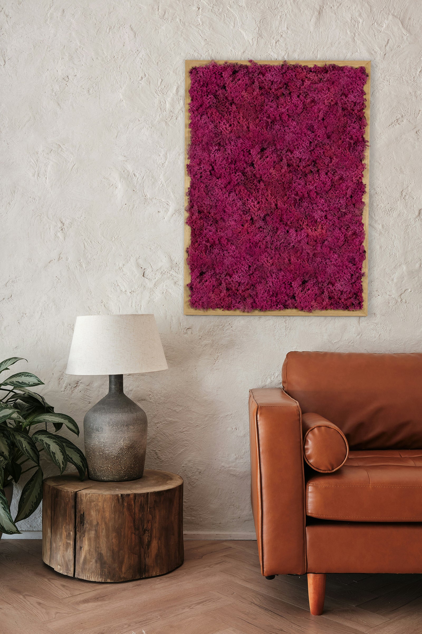 Mosbillede med pink mos og ramme i naturtræ. Perfekt i stue, kontorlokale, salon eller erhverv.